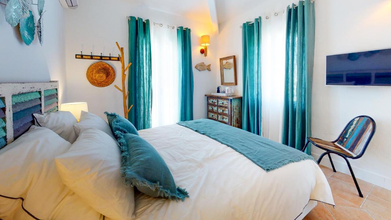 Chambre Lit Queen-Size - Vue sur Jardin